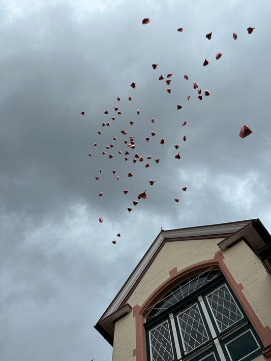 Flugaktion Folienherzen